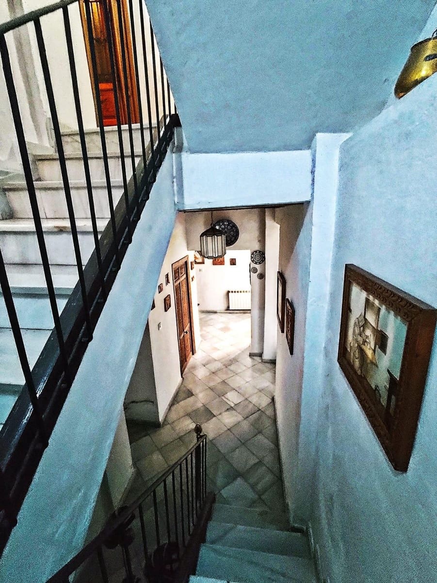 16 bedroom Townhouse for sale in Granada city with garage - € 690,000 (Ref: 10185255)