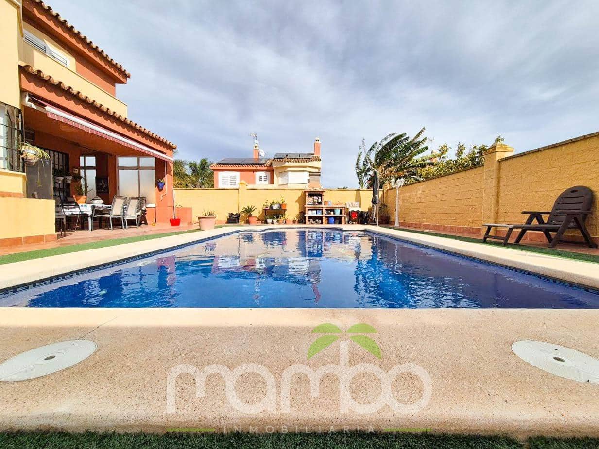 4 bedroom Villa for sale in Torre del Mar with pool garage - € 670,000 (Ref: 9483997)