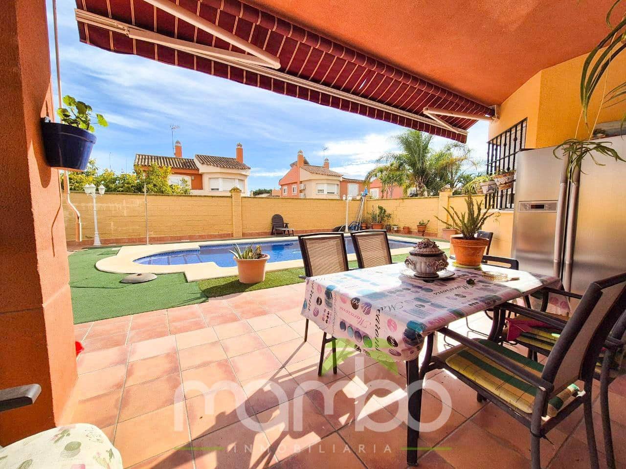 4 bedroom Villa for sale in Torre del Mar with pool garage - € 670,000 (Ref: 9483997)