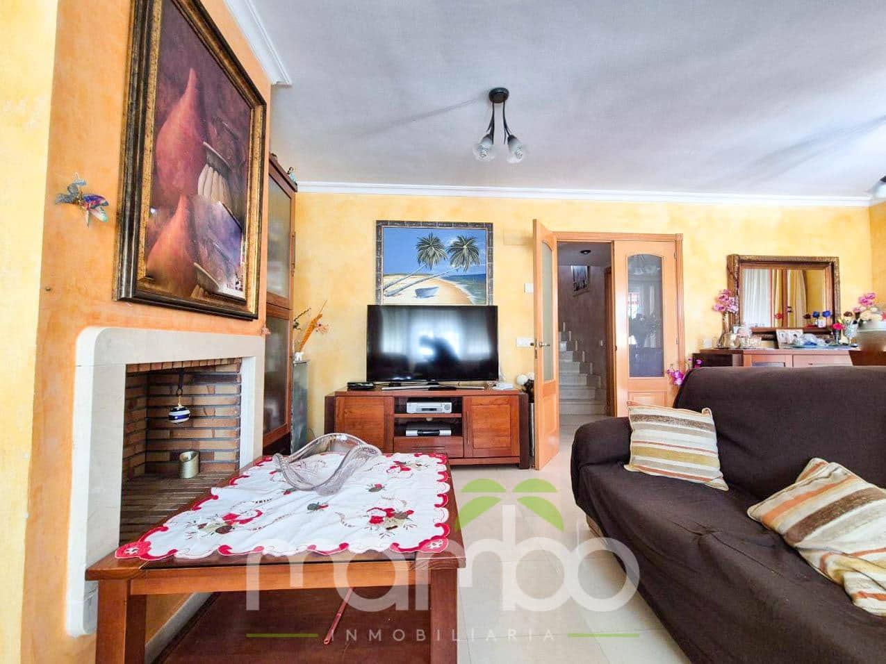 4 bedroom Villa for sale in Torre del Mar with pool garage - € 670,000 (Ref: 9483997)