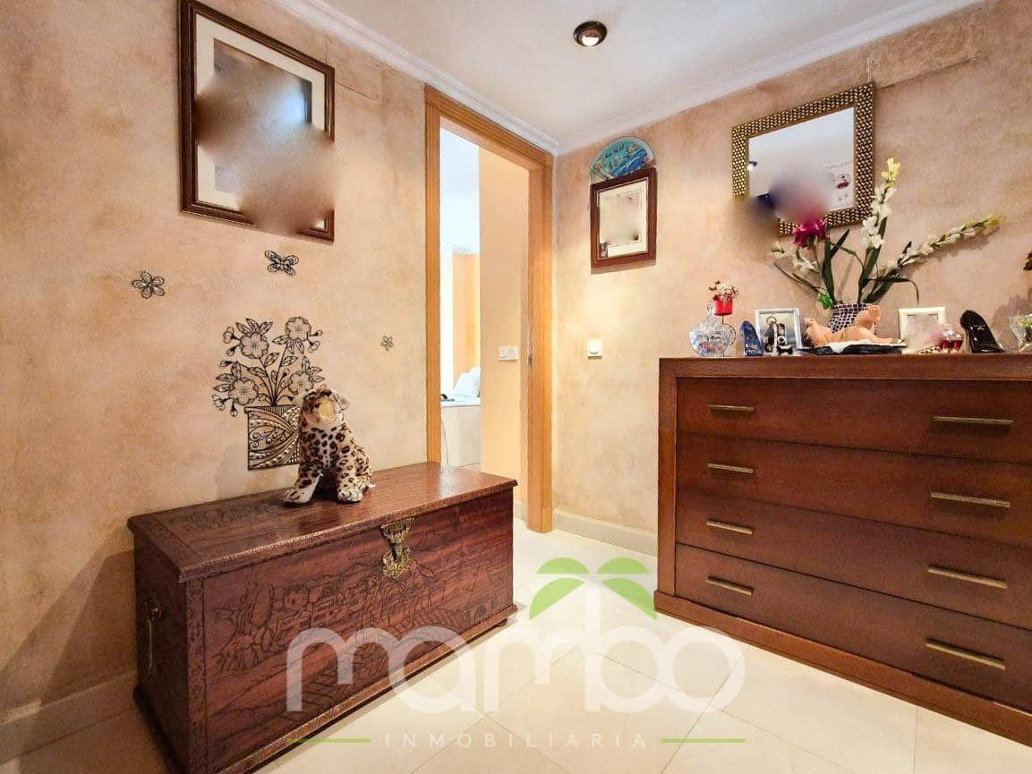 4 bedroom Villa for sale in Torre del Mar with pool garage - € 670,000 (Ref: 9483997)