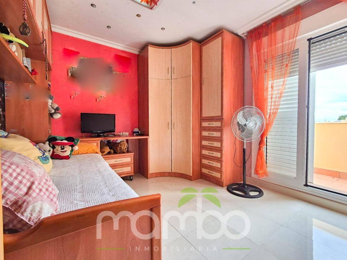 4 bedroom Villa for sale in Torre del Mar with pool garage - € 670,000 (Ref: 9483997)