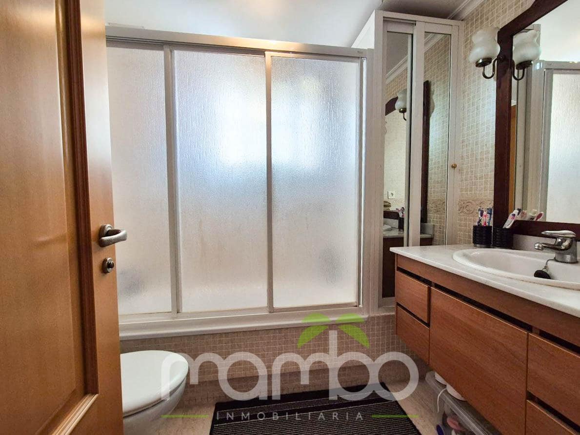 4 bedroom Villa for sale in Torre del Mar with pool garage - € 670,000 (Ref: 9483997)