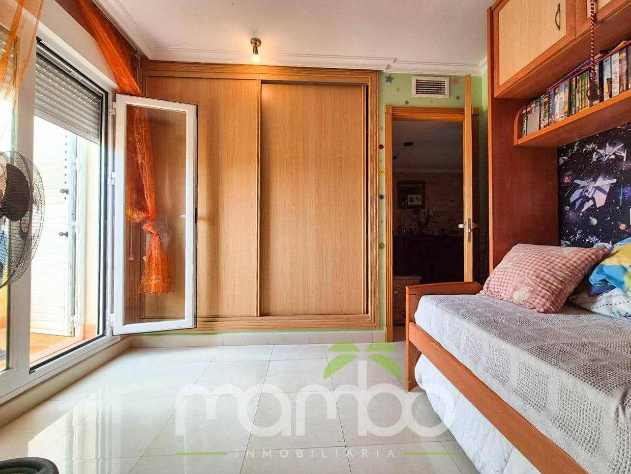 4 bedroom Villa for sale in Torre del Mar with pool garage - € 670,000 (Ref: 9483997)