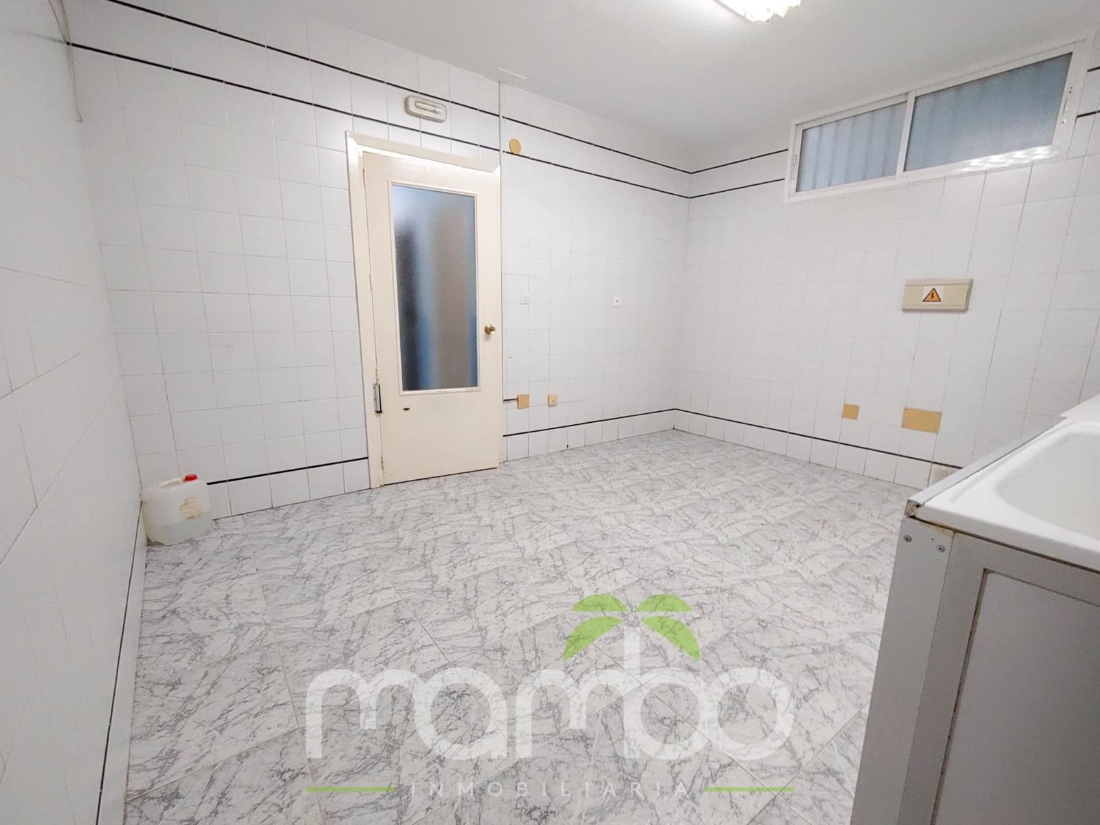 Kaupallinen myytävänä paikassa Velez-Malaga - 124 900 € (Ref: 9483998)