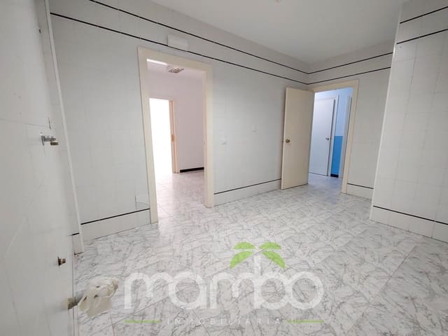 Kaupallinen myytävänä paikassa Vélez-Málaga - 124 900 € (Ref: 9483998)