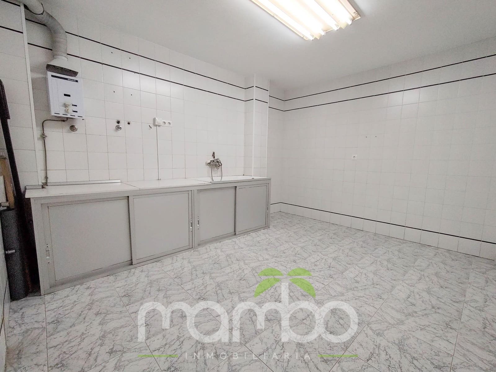 Kaupallinen myytävänä paikassa Velez-Malaga - 124 900 € (Ref: 9483998)