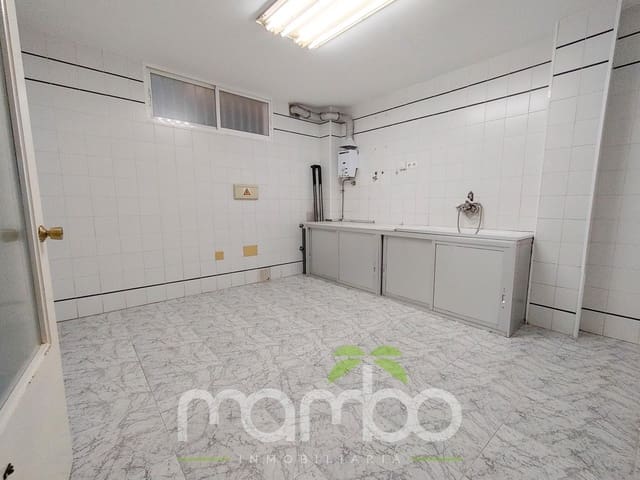 Kaupallinen myytävänä paikassa Vélez-Málaga - 124 900 € (Ref: 9483998)