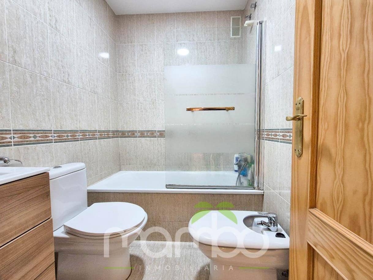 3 bedroom Apartment for sale in Velez-Malaga with pool - € 290,000 (Ref: 9484000)