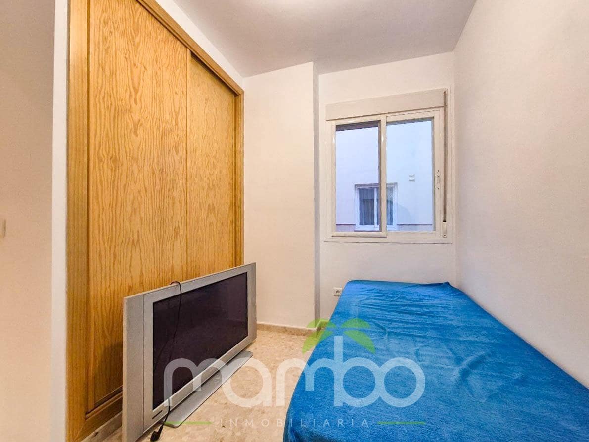 3 bedroom Apartment for sale in Velez-Malaga with pool - € 290,000 (Ref: 9484000)