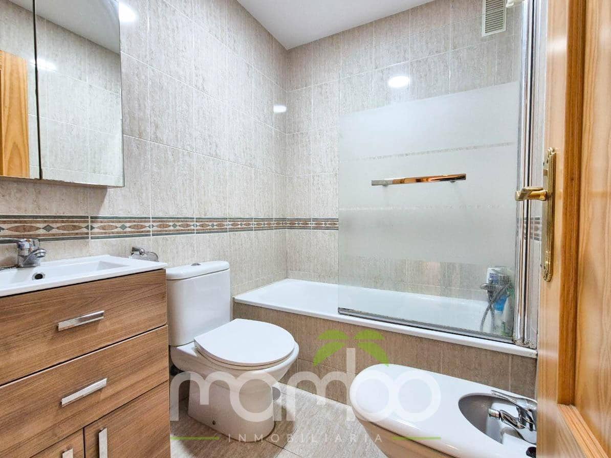 3 bedroom Apartment for sale in Velez-Malaga with pool - € 290,000 (Ref: 9484000)