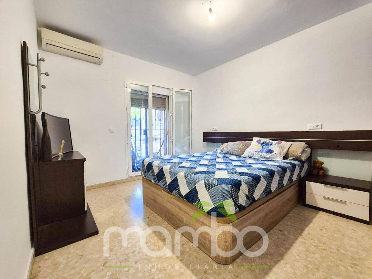 3 bedroom Apartment for sale in Velez-Malaga with pool - € 290,000 (Ref: 9484000)