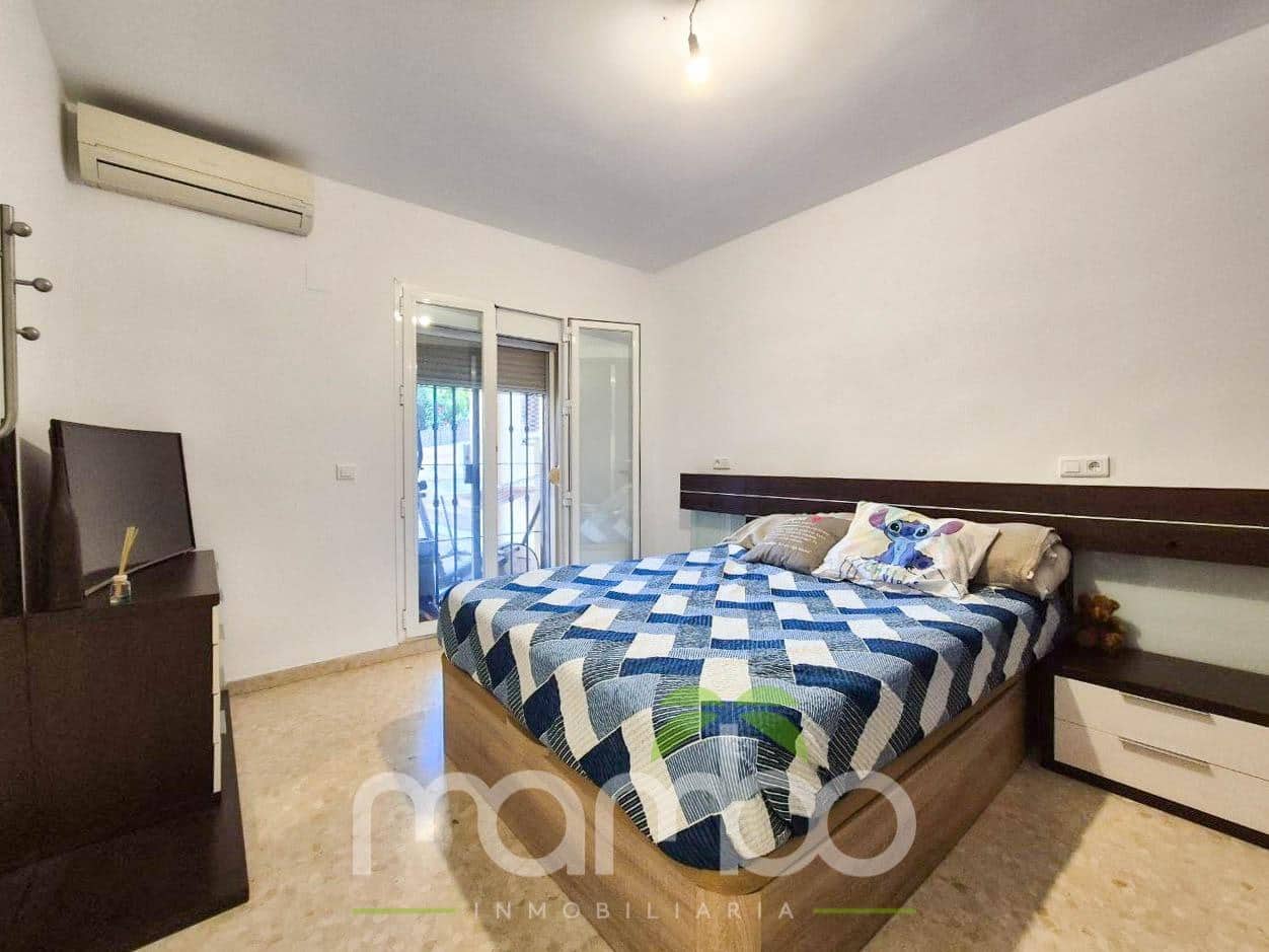 3 bedroom Apartment for sale in Velez-Malaga with pool - € 290,000 (Ref: 9484000)