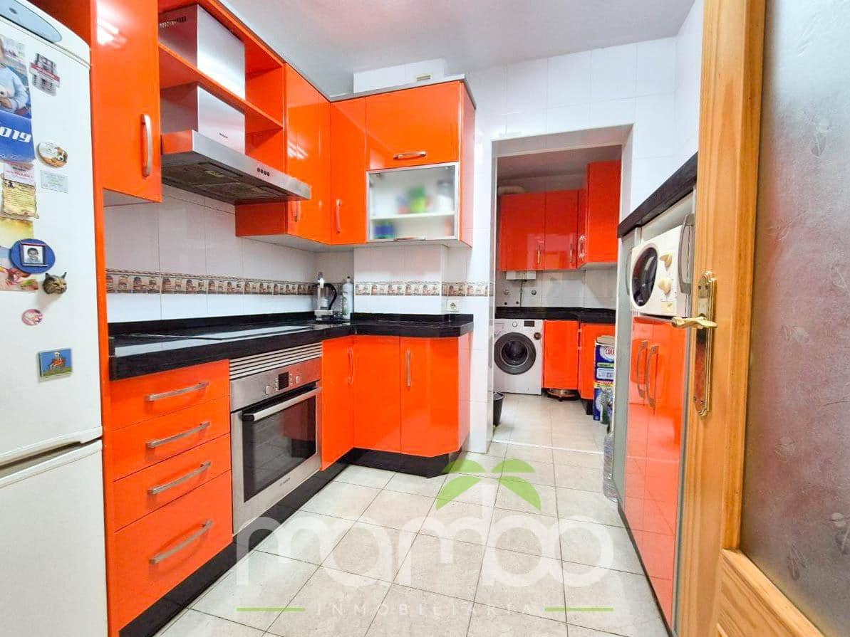 3 bedroom Apartment for sale in Velez-Malaga with pool - € 290,000 (Ref: 9484000)