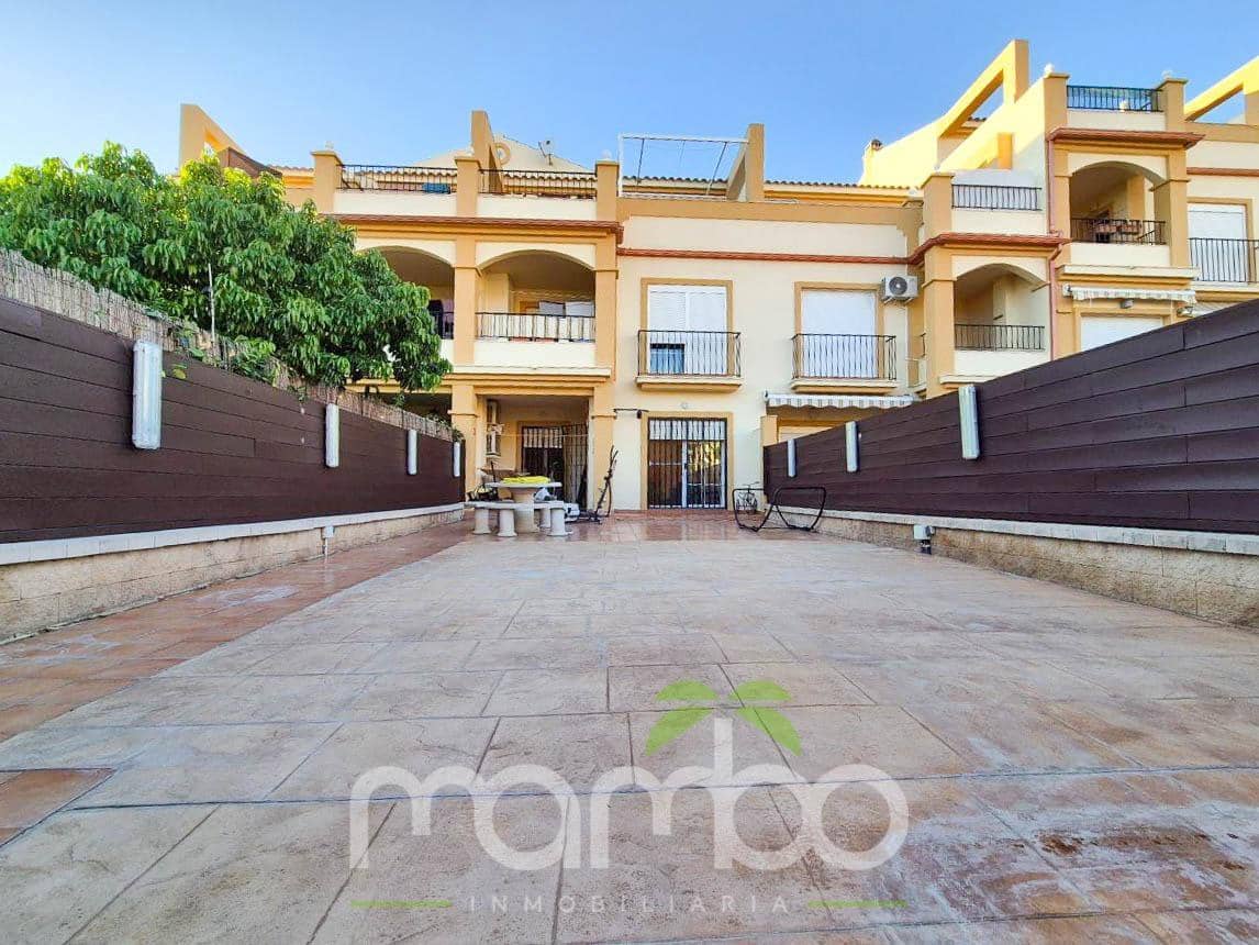 3 bedroom Apartment for sale in Velez-Malaga with pool - € 290,000 (Ref: 9484000)