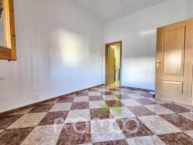 5 soveværelse Rækkehus til salg i Vélez-Málaga med garage - € 215.000 (Ref: 9484002)