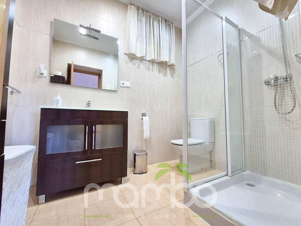 5 soveværelse Rækkehus til salg i Velez-Malaga med garage - € 215.000 (Ref: 9484002)