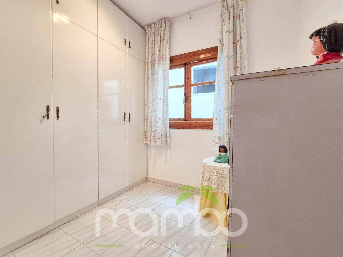 5 soveværelse Rækkehus til salg i Velez-Malaga med garage - € 215.000 (Ref: 9484002)