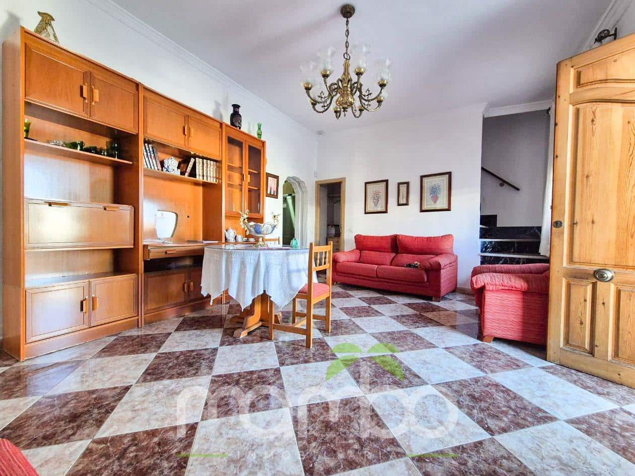 5 soveværelse Rækkehus til salg i Velez-Malaga med garage - € 215.000 (Ref: 9484002)