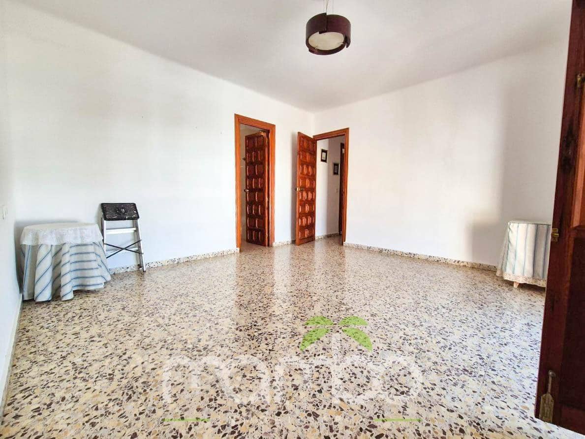 5 soveværelse Rækkehus til salg i Velez-Malaga med garage - € 215.000 (Ref: 9484002)