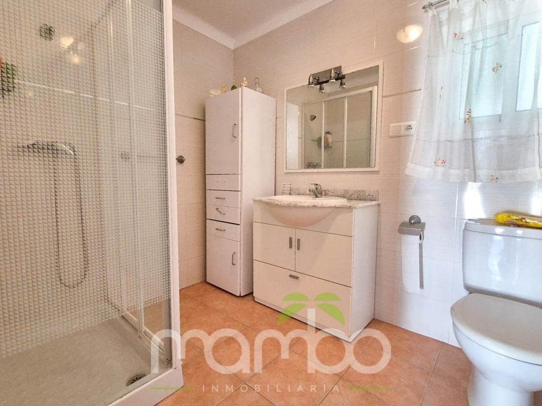 5 soveværelse Rækkehus til salg i Velez-Malaga med garage - € 215.000 (Ref: 9484002)