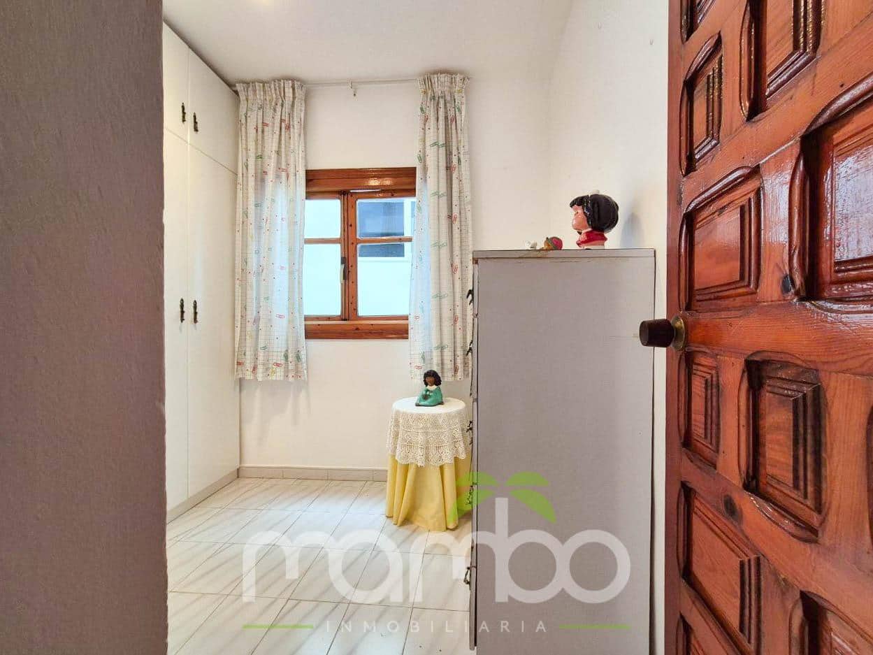 5 soveværelse Rækkehus til salg i Velez-Malaga med garage - € 215.000 (Ref: 9484002)