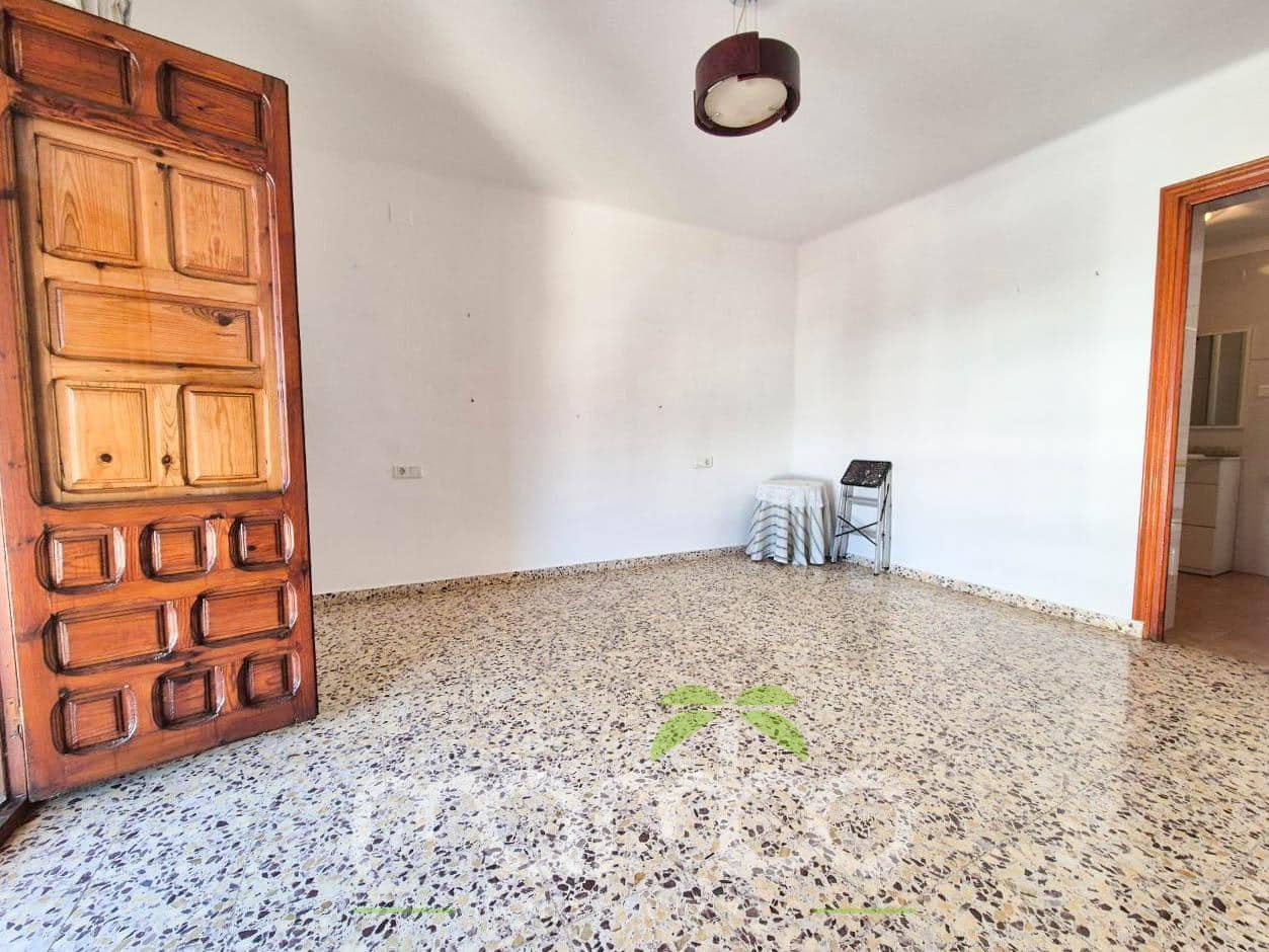 5 soveværelse Rækkehus til salg i Velez-Malaga med garage - € 215.000 (Ref: 9484002)
