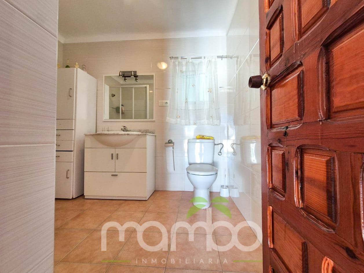 5 soveværelse Rækkehus til salg i Velez-Malaga med garage - € 215.000 (Ref: 9484002)