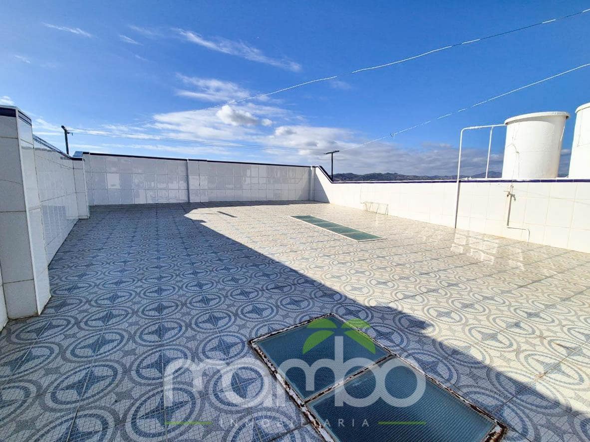 5 soveværelse Rækkehus til salg i Velez-Malaga med garage - € 215.000 (Ref: 9484002)