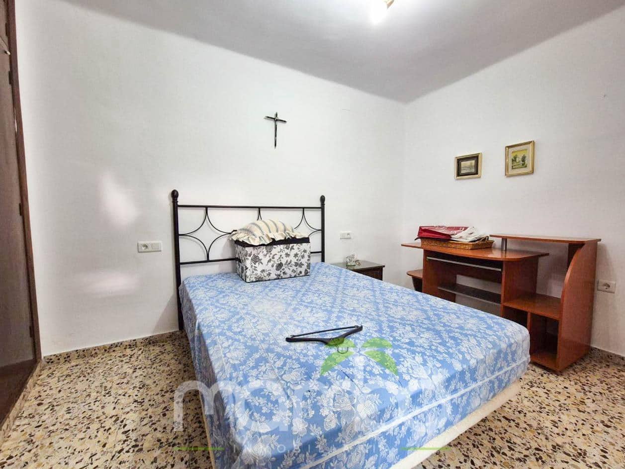 5 soveværelse Rækkehus til salg i Velez-Malaga med garage - € 215.000 (Ref: 9484002)