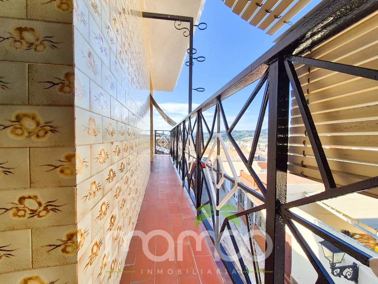 5 soveværelse Rækkehus til salg i Velez-Malaga med garage - € 215.000 (Ref: 9484002)