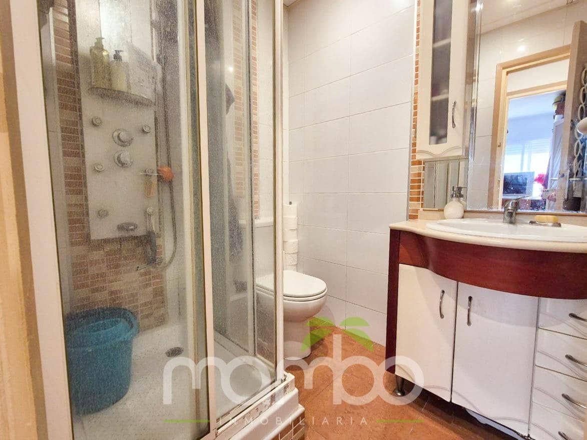 2 bedroom Flat for sale in Torre del Mar - € 190,000 (Ref: 9484003)