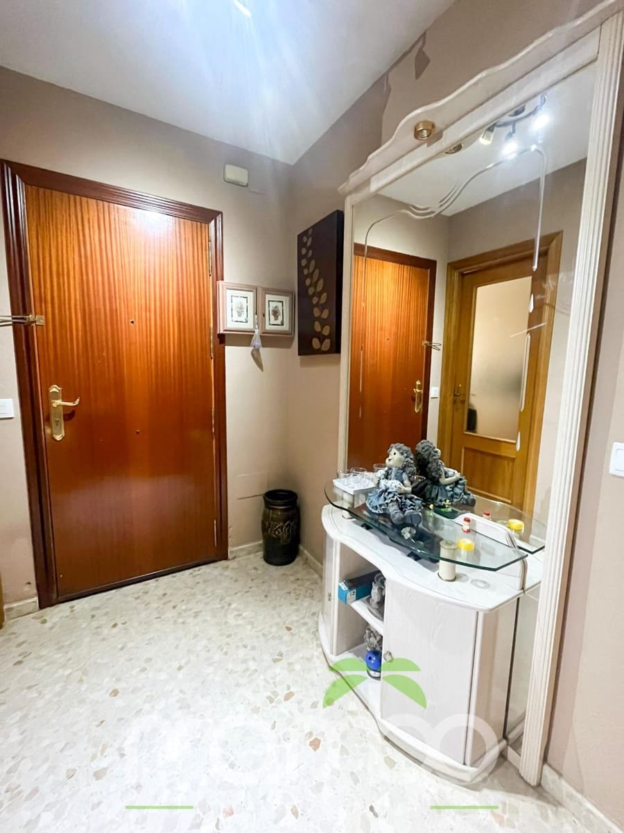 3 bedroom Flat for sale in Torre del Mar with pool garage - € 285,000 (Ref: 9484004)