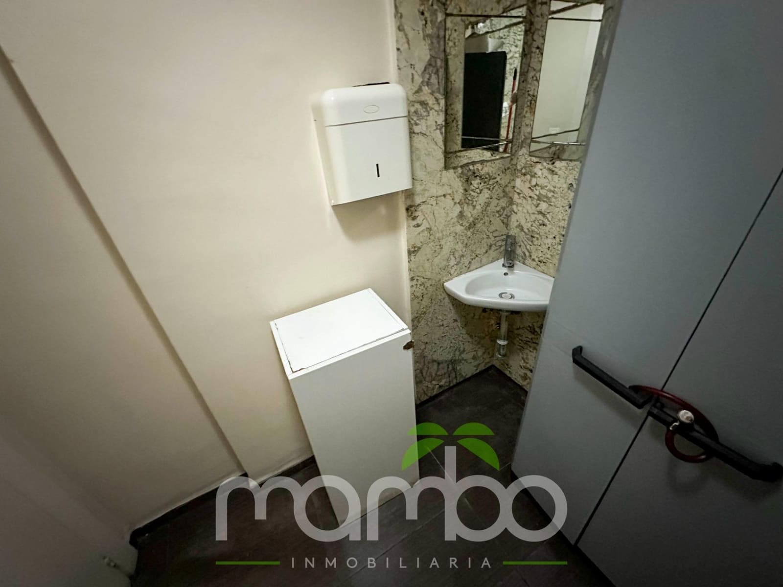 Kaupallinen myytävänä paikassa Torre del Mar - 139 900 € (Ref: 9484006)