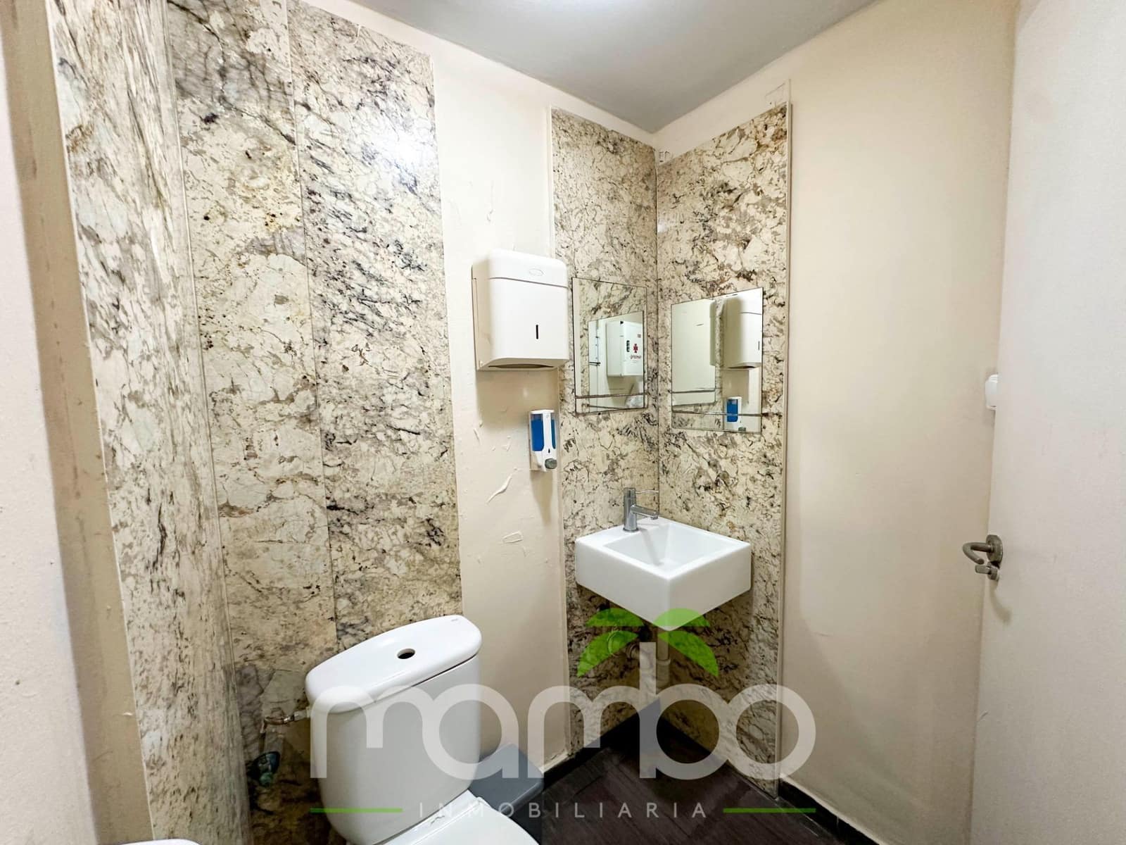 Kaupallinen myytävänä paikassa Torre del Mar - 139 900 € (Ref: 9484006)