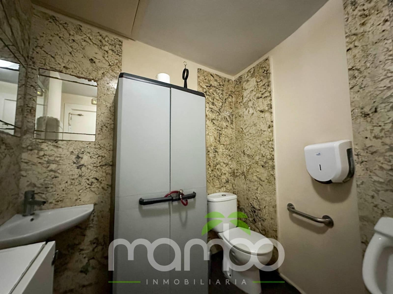 Kaupallinen myytävänä paikassa Torre del Mar - 139 900 € (Ref: 9484006)