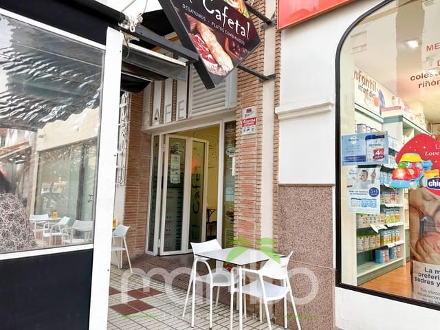 Kaupallinen myytävänä paikassa Torre del Mar, Vélez-Málaga - 139 900 € (Ref: 9484006)