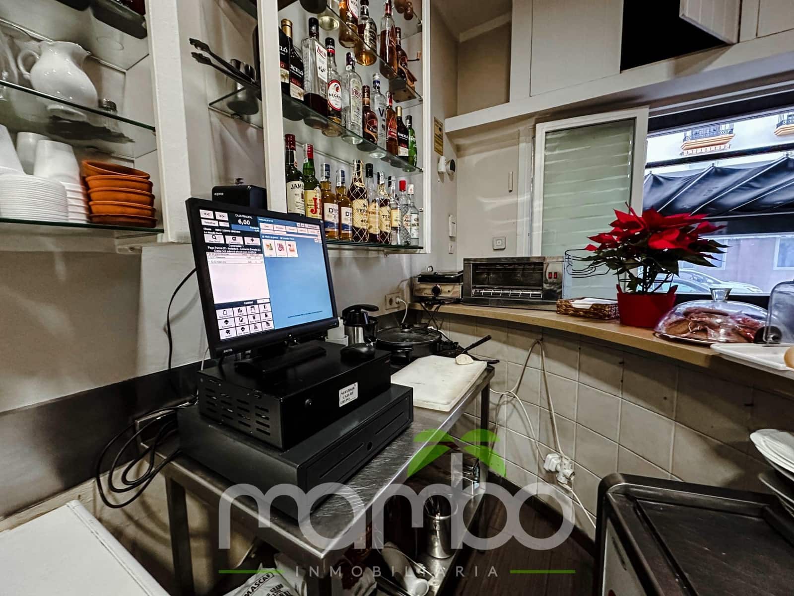 Kaupallinen myytävänä paikassa Torre del Mar - 139 900 € (Ref: 9484006)