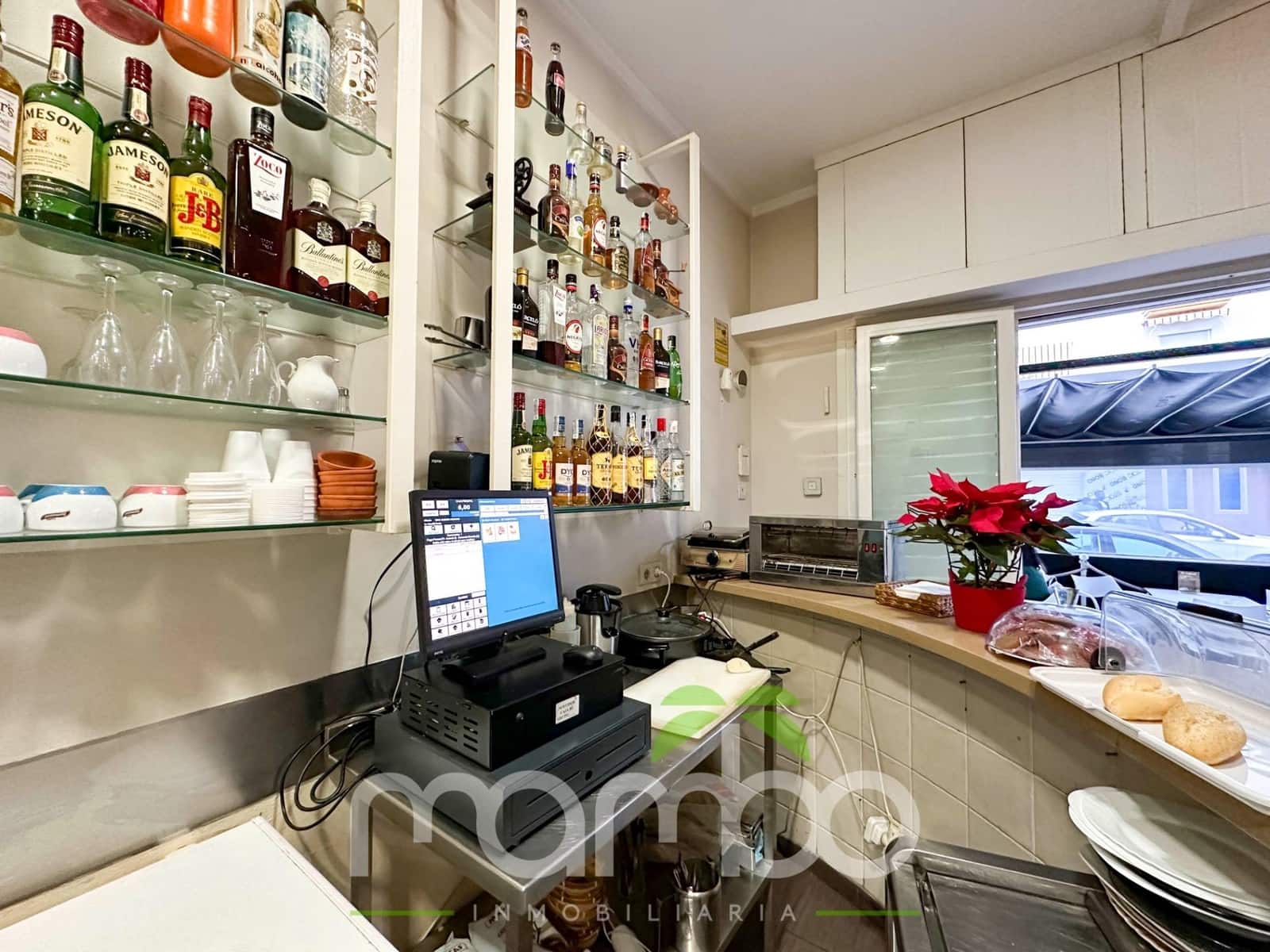 Kaupallinen myytävänä paikassa Torre del Mar - 139 900 € (Ref: 9484006)