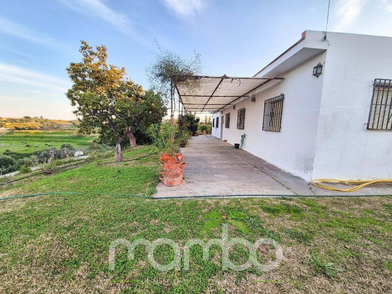 10 bedroom Finca/Country House for sale in Torre del Mar with pool - € 424,900 (Ref: 9484013)