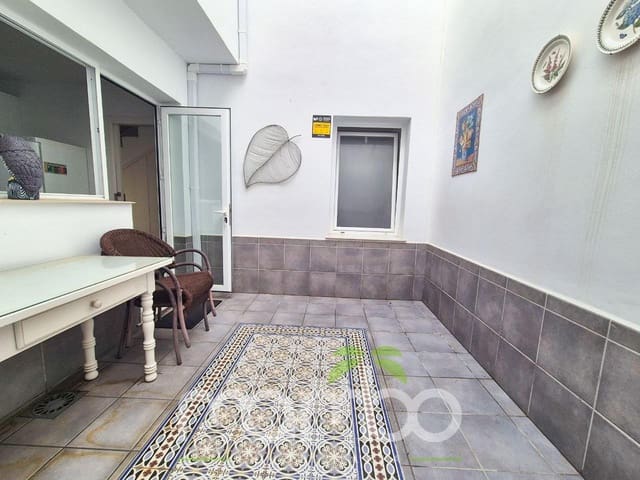 Chalet de 2 habitaciones en Lagos, Vélez-Málaga en venta - 450.000 € (Ref: 9484015)