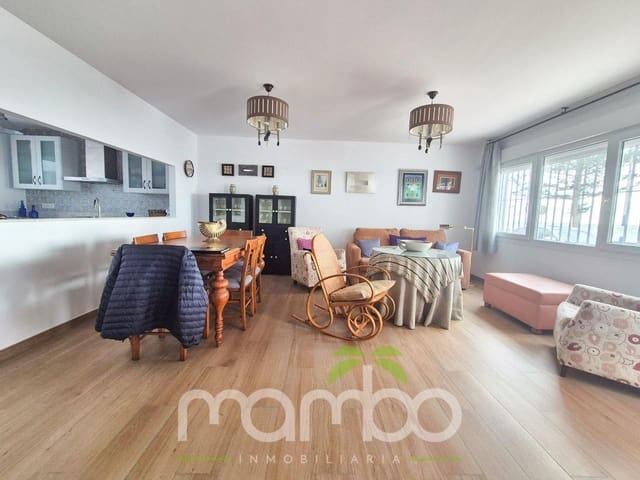 Chalet de 2 habitaciones en Lagos, Vélez-Málaga en venta - 450.000 € (Ref: 9484015)