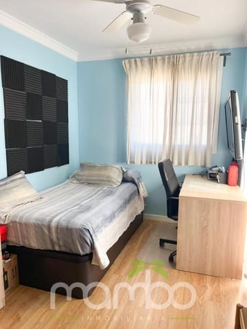 4 soveværelse Rækkehus til salg i Torre del Mar, Vélez-Málaga med swimmingpool garage - € 650.000 (Ref: 9484018)