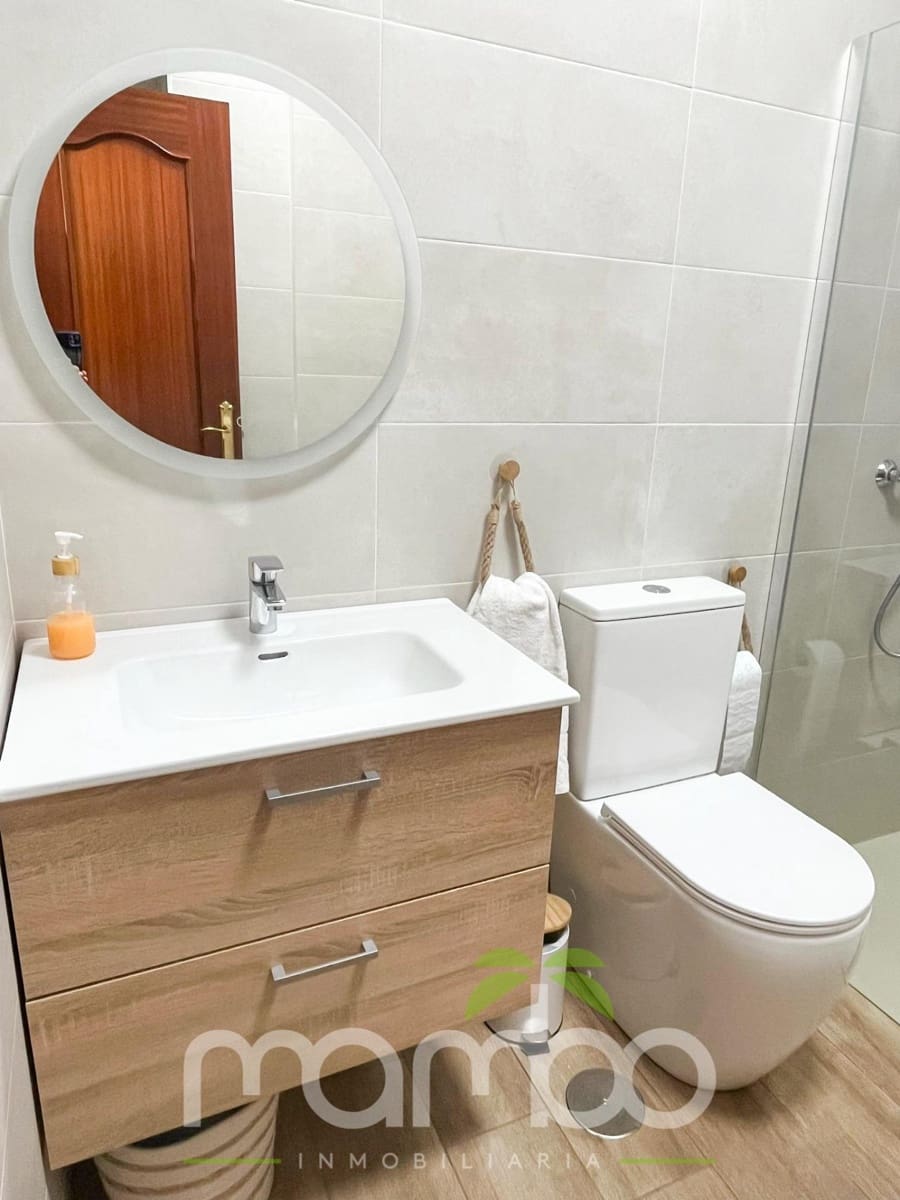 4 soveværelse Rækkehus til salg i Torre del Mar med swimmingpool garage - € 650.000 (Ref: 9484018)