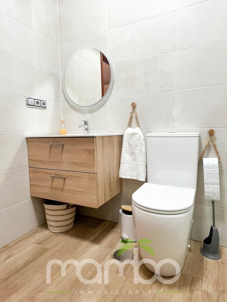 4 soveværelse Rækkehus til salg i Torre del Mar med swimmingpool garage - € 650.000 (Ref: 9484018)