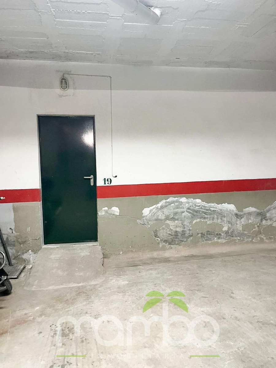 4 soveværelse Rækkehus til salg i Torre del Mar med swimmingpool garage - € 650.000 (Ref: 9484018)