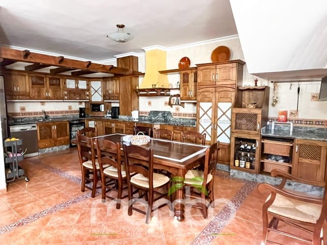 4 soveværelse Rækkehus til salg i Torre del Mar, Vélez-Málaga med swimmingpool garage - € 650.000 (Ref: 9484018)