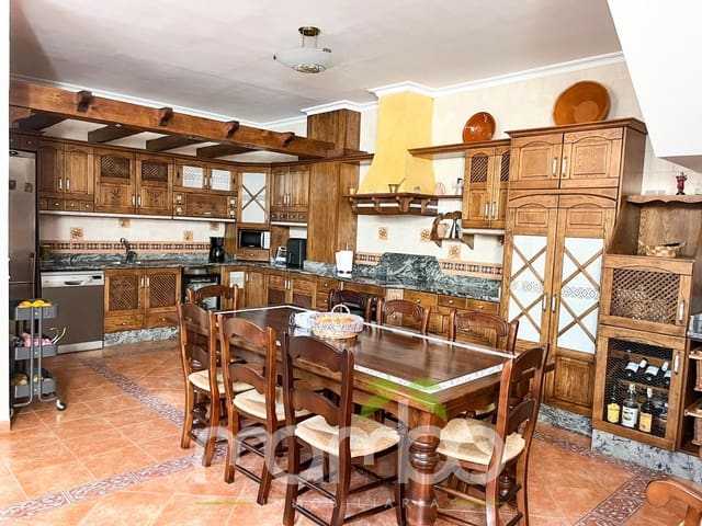 4 soveværelse Rækkehus til salg i Torre del Mar, Vélez-Málaga med swimmingpool garage - € 650.000 (Ref: 9484018)