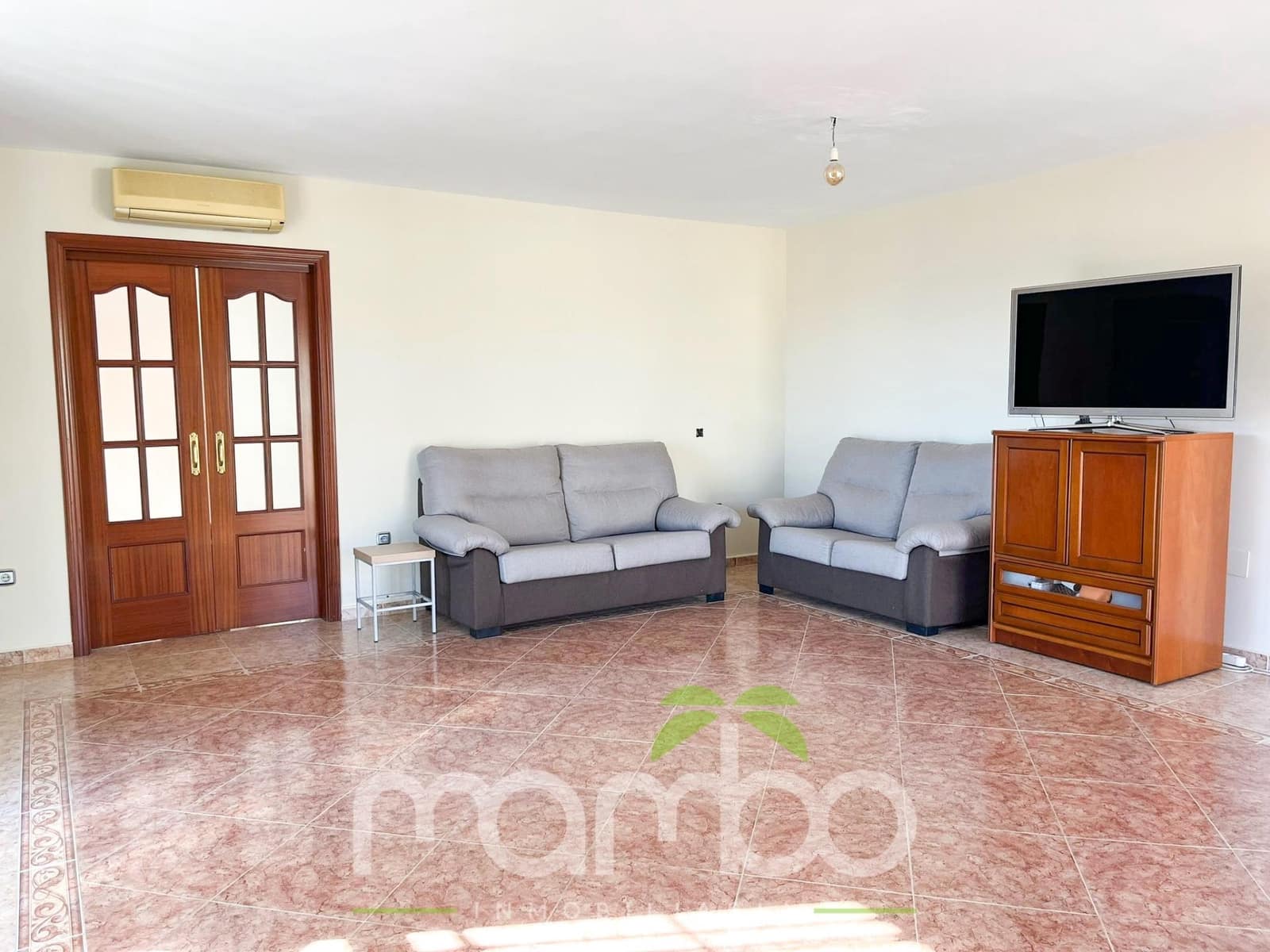 4 soveværelse Rækkehus til salg i Torre del Mar med swimmingpool garage - € 650.000 (Ref: 9484018)