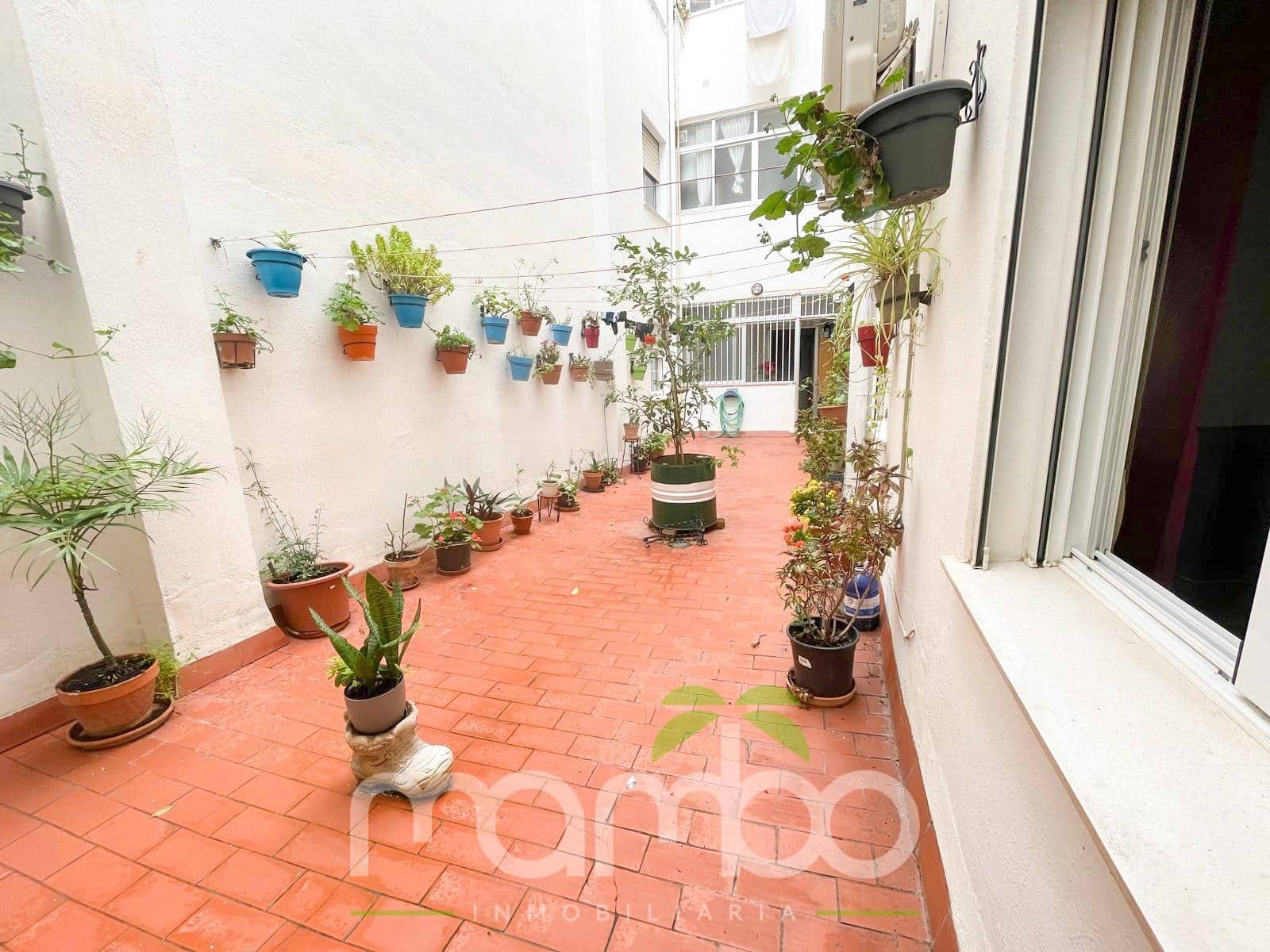 4 bedroom Flat for sale in Velez-Malaga - € 225,000 (Ref: 9484022)